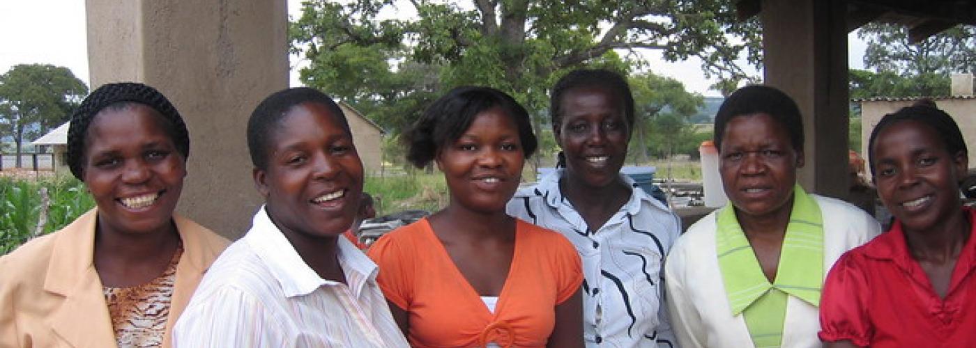 Photo: Group of women in Zimbabwe 