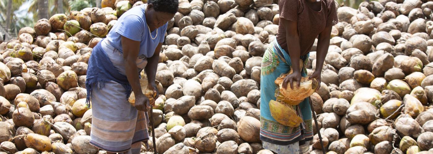 Women coconut suppliers