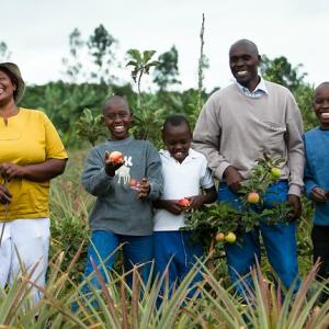 Photo: Farming Family in Uganda